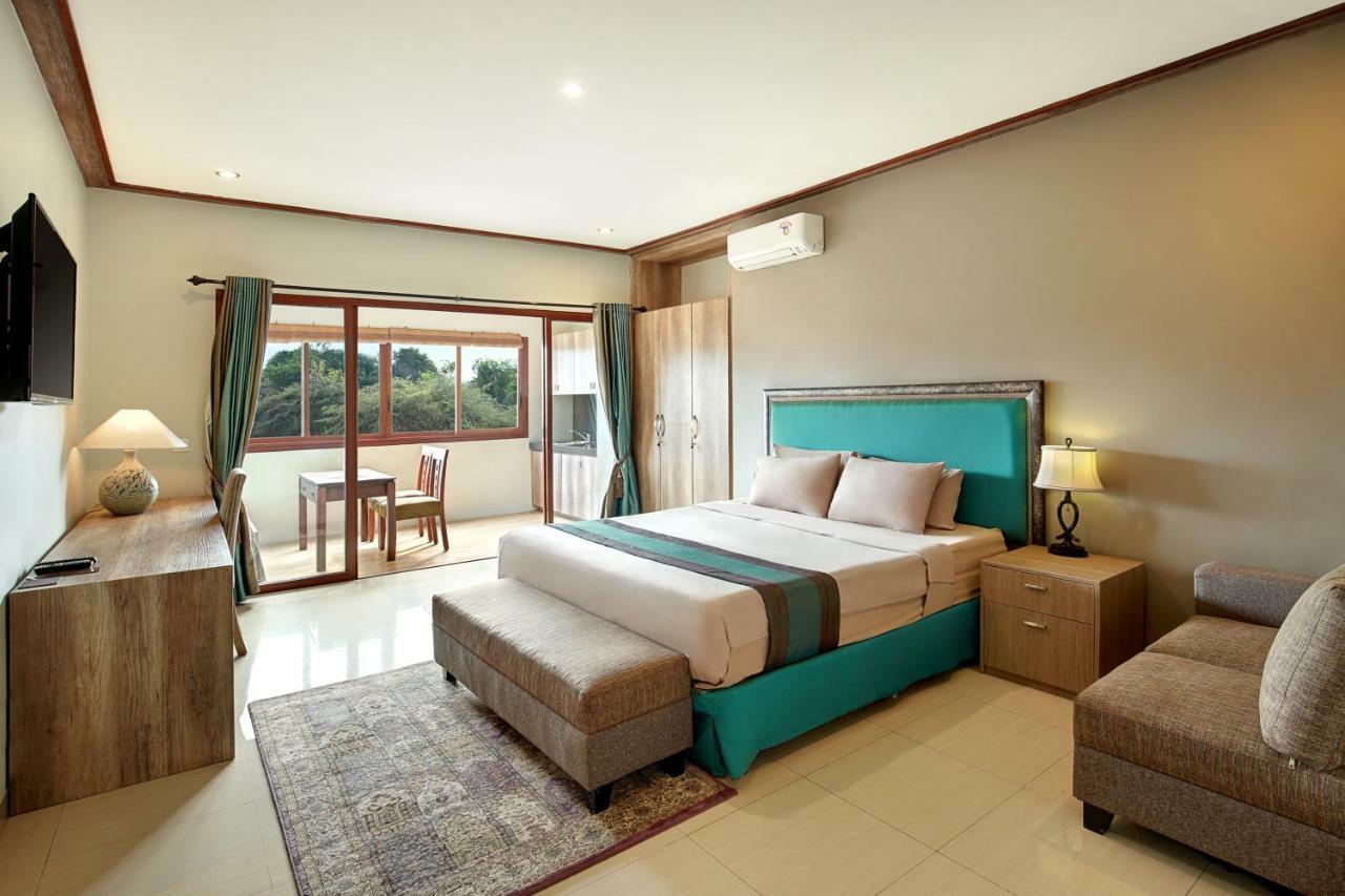 Puri Sabina Bed & Breakfast Jimbaran  Exterior photo