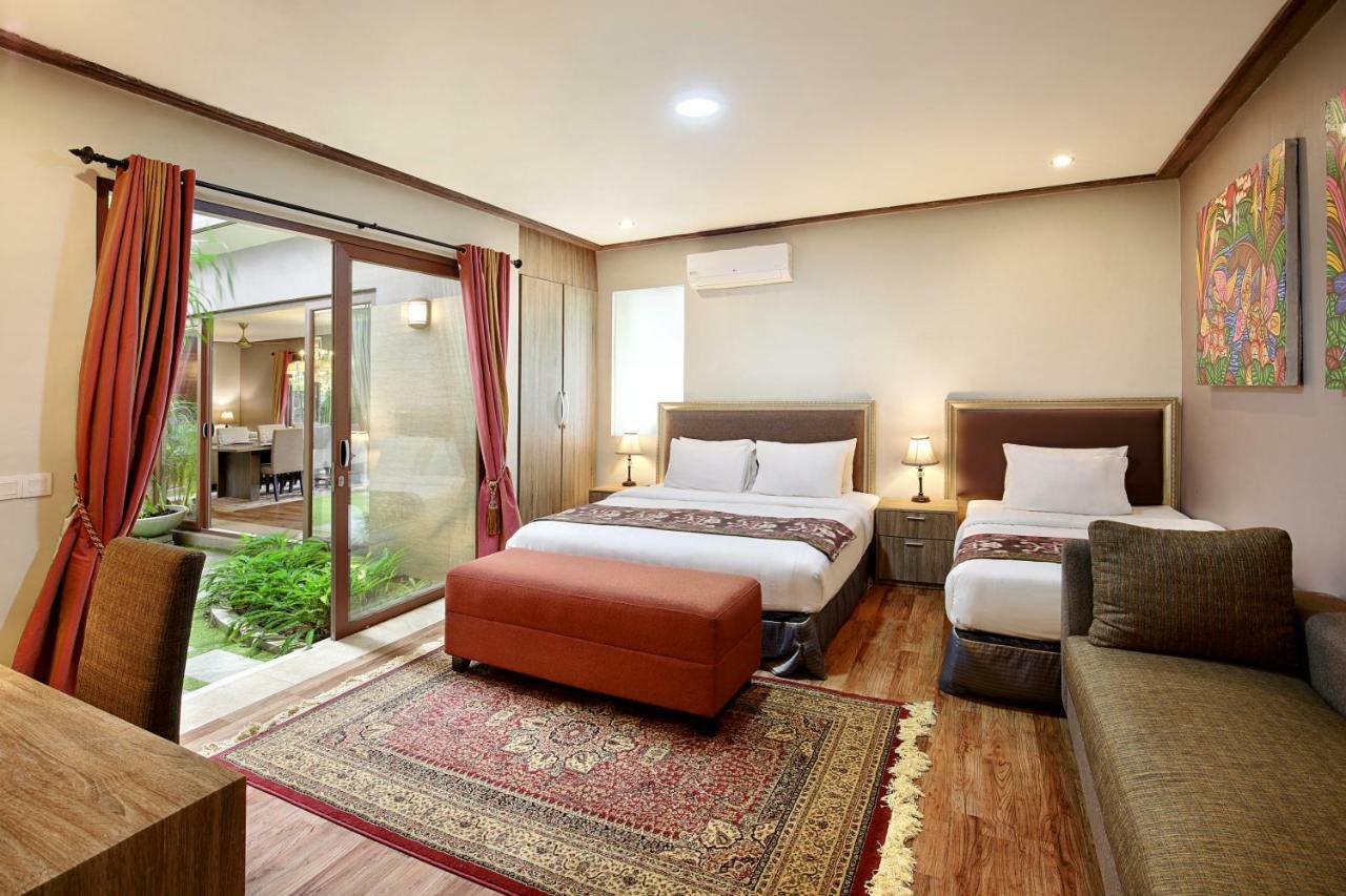 Puri Sabina Bed & Breakfast Jimbaran  Exterior photo